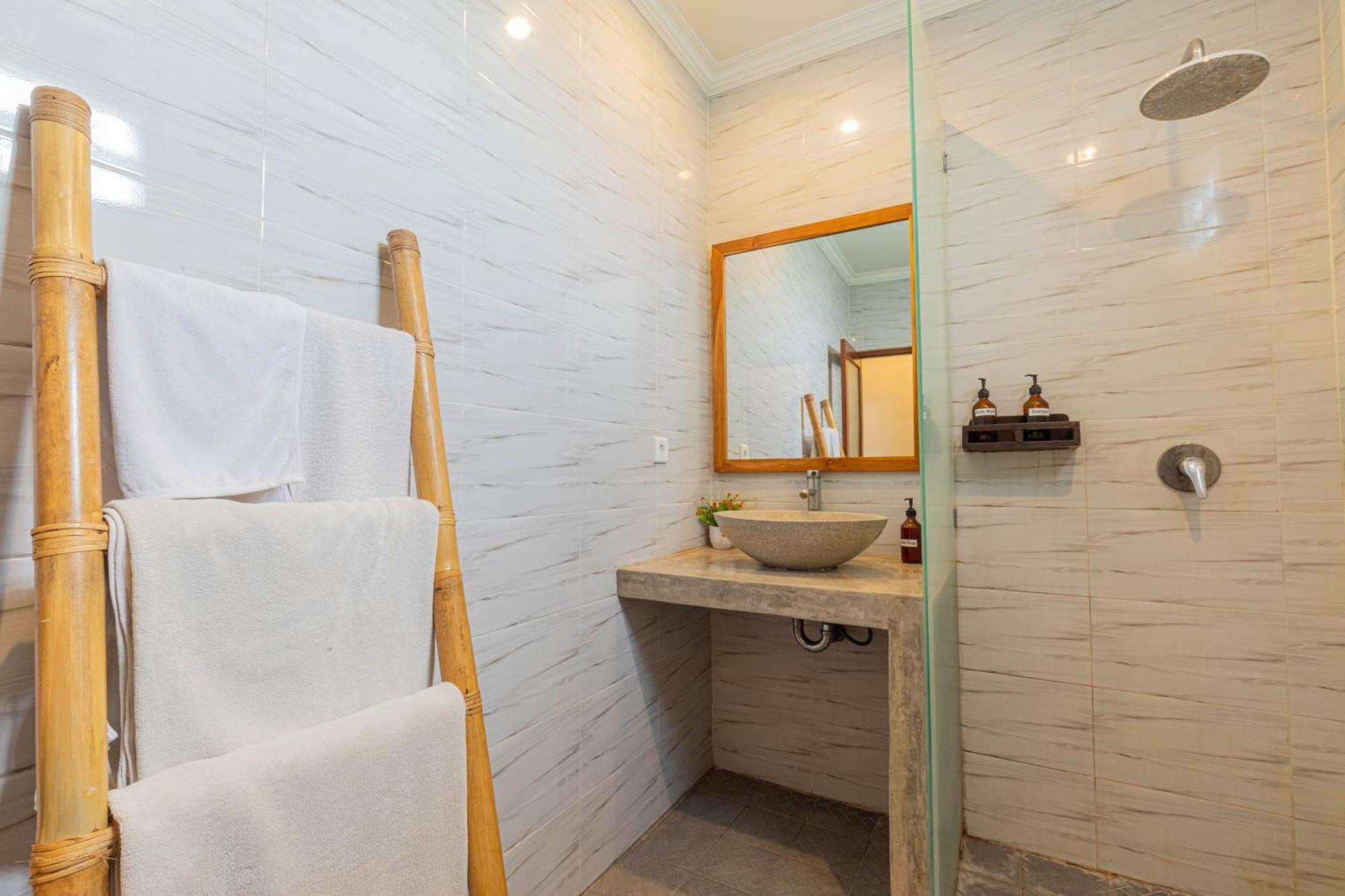 Frangipani House And By Ecommerceloka Guest house *